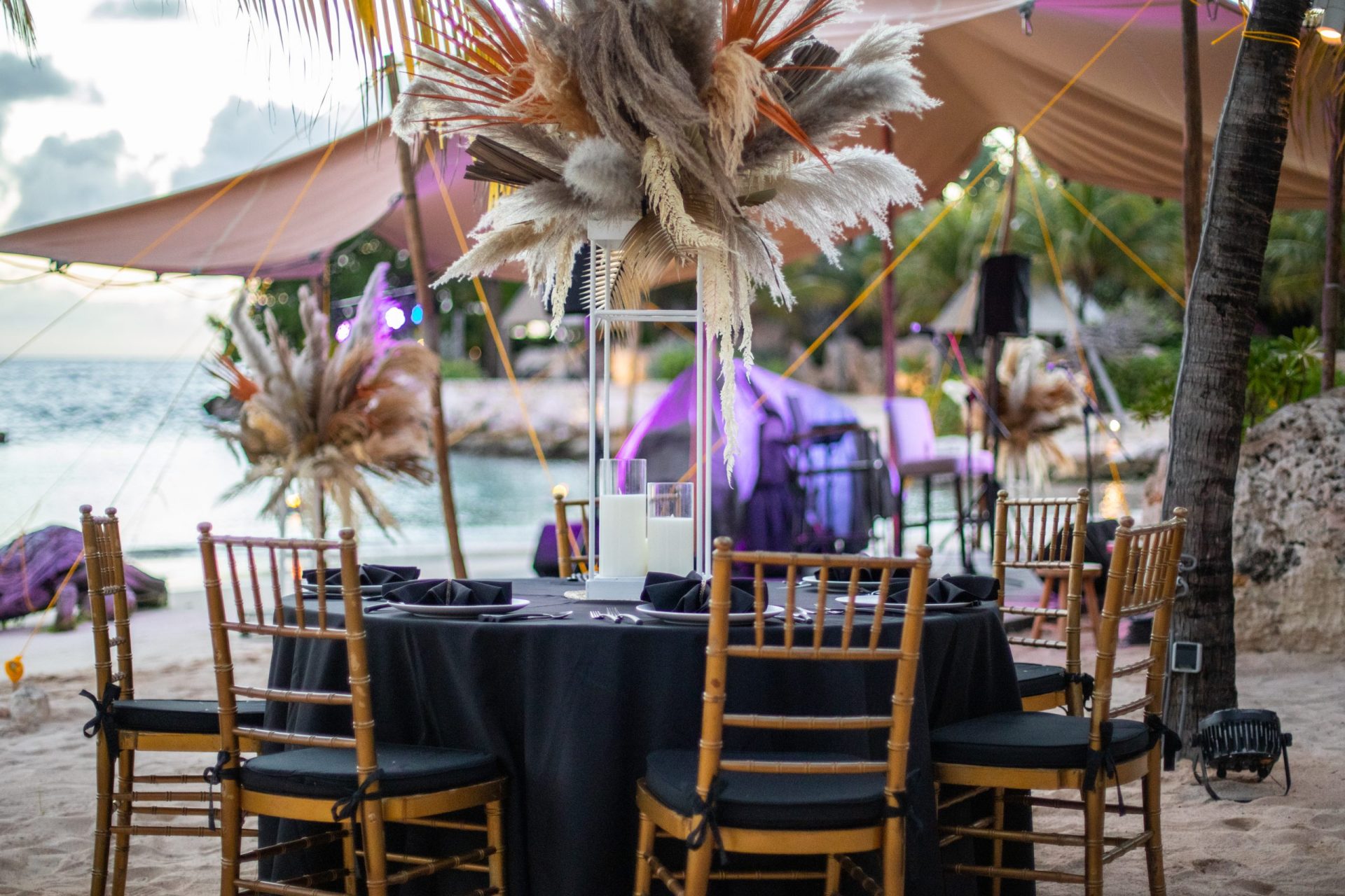 beautiful wedding table in the caribbean