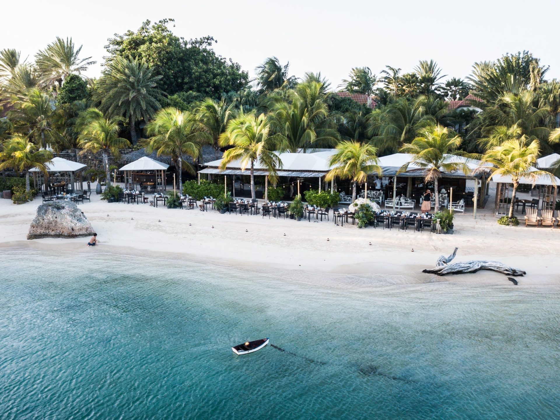 BEACH & RESTAURANT